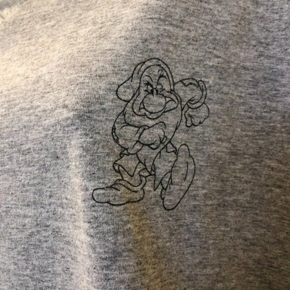 Vintage Walt Disney World Women's Gray T-Shirt Grumpy Wear L/XL Collectible - Picture 7 of 9